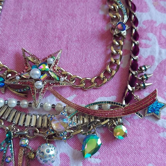 NWT Betsey Johnson CELESTIAL STARLET DRAMA NECKLACE - Picture 14 of 15